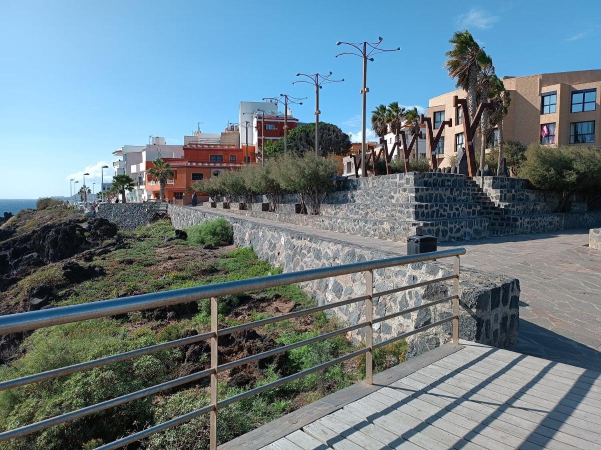 Apartamento Soleado Los Abrigos Luaran gambar
